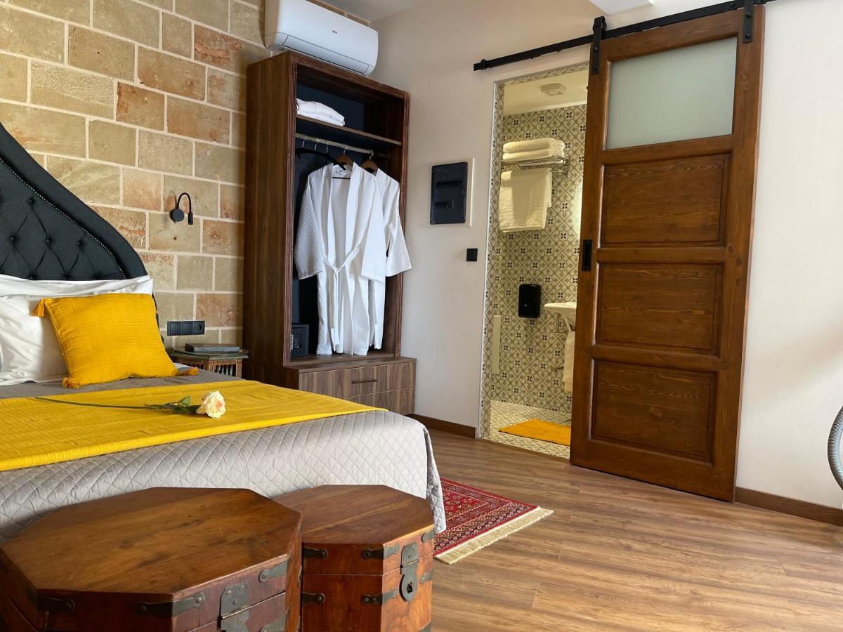Utopia Luxury Suites - Old Town Rhodes City Bagian luar foto