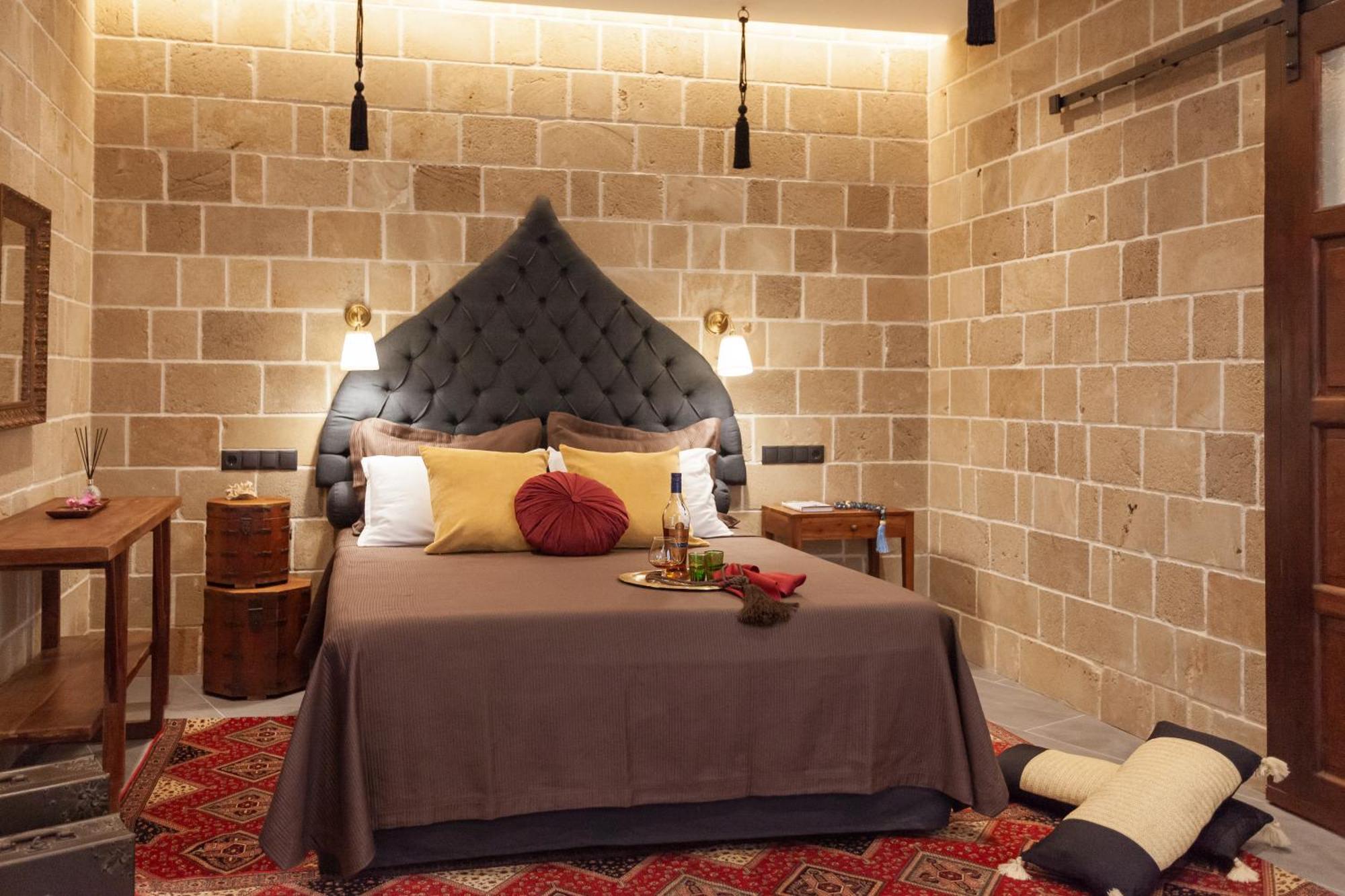 Utopia Luxury Suites - Old Town Rhodes City Bagian luar foto